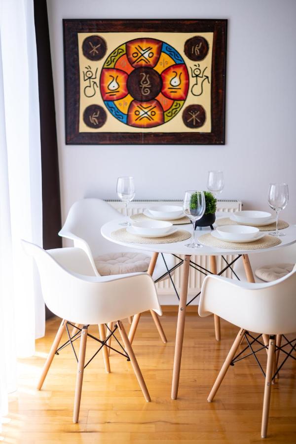 Business And Travel Lounge With Private Parking * Timişoara